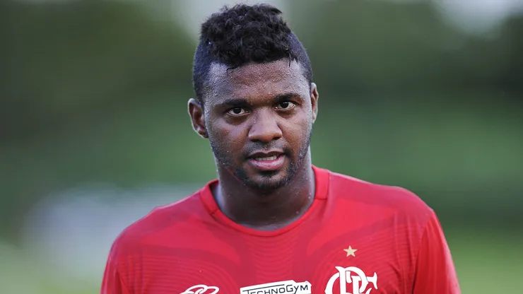 Goleiro Felipe, ex-Flamengo, hoje amarga a Segunda Divisão do Campeonato Paranaense