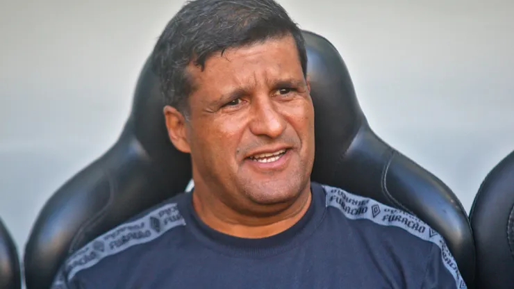 Foto: Gabriel Machado/AGIF - Wesley Carvalho: interino está em alta no Athletico