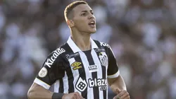 Deivid Washington só jogou poucos minutos pelo Santos nos últimos quatro jogos e cobra mais chances no time titular do Peixe