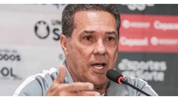 Foto: Robson Mafra/AGIF - Luxemburgo pode escalar atacante que não vinha atuando