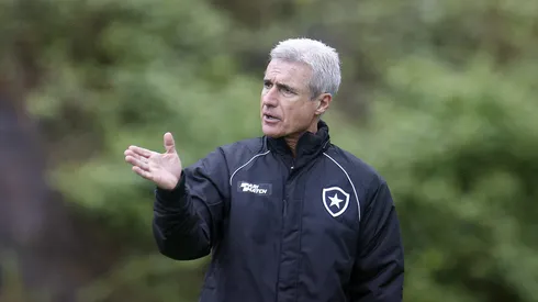 Abel apronta com Luís Castro após a partida e botafoguenses detonam o treinador palmeirense