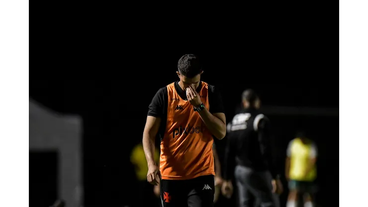 Foto: Thiago Ribeiro/AGIF- Maurício Barbieri em seu último jogo no comando do Vasco