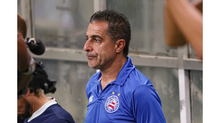 Foto: Renan Oliveira/AGIF- Renato Paiva lamenta derrota sofrida