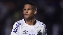 SP - SANTOS - 20/05/2023 - BRASILEIRO A 2023, SANTOS X PALMEIRAS - Angelo jogador do Santos durante partida contra o Palmeiras no estadio Vila Belmiro pelo campeonato BRASILEIRO A 2023.