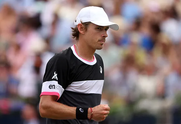 de Minaur faz grande campanha em Queen’s. Créditos: Julian Finney/Getty Images