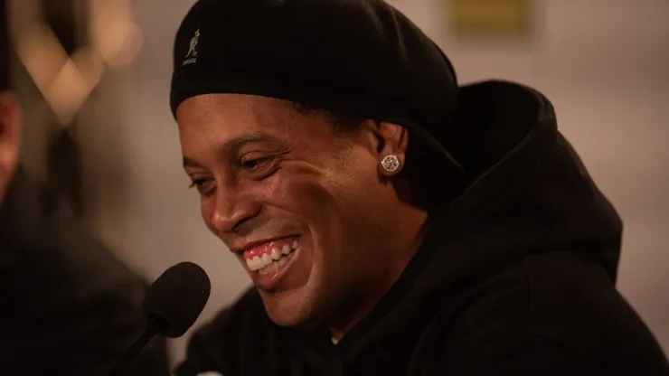 MG - Belo Horizonte - 21/05/2019 - Ronaldinho Gaucho homenageado no Mineirao - Atleta foi eternizado na calcada do Museu do Futebol, que contou ainda com uma exposicao de quadros produzidos pelo artista Camaleao em sua homenagem Foto: Marcelo Alvarenga/AGIF