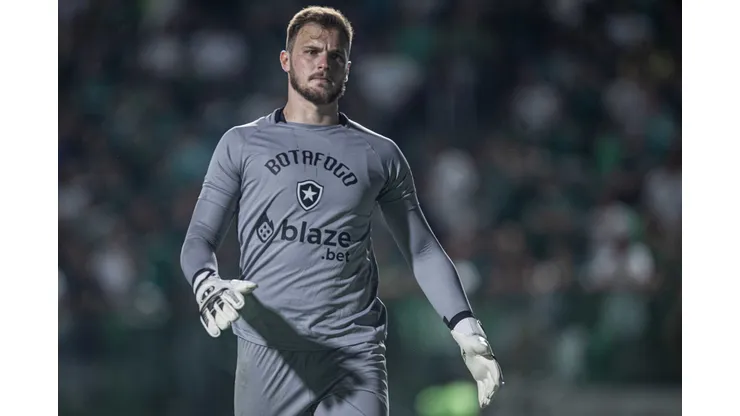Heber Gomes/AGIF - Botafogo tem em Perri um dos seus alicerces na temporada