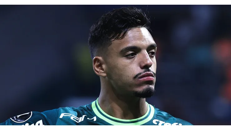 Foto: Ettore Chiereguini/AGIF - Gabriel Menino é titular do Palmeiras