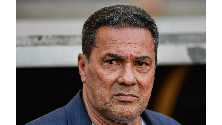 Vanderlei Luxemburgo, técnico do Corinthians, durante partida contra o Flamengo no Maracanã pelo Brasileiro 2023. Foto: Thiago Ribeiro/AGIF