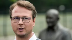 Reprodução/Twitter Vasco. Johannes Spors age nos bastidores por 'favorito' para assumir o Vasco