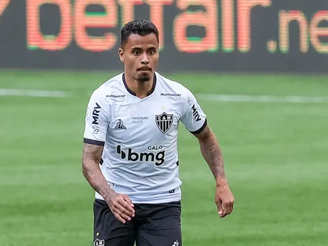 Torcida do Atlético-MG faz protesto por venda de Allan e Nação ‘não se aguenta’ na web