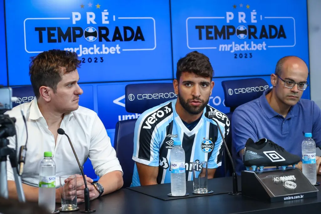 FOTO: LUCAS UEBEL/GREMIO FBPA – Pepê é sondado pelo Sporting