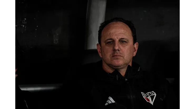 Thiago Ribeiro/AGIF. Vasco deixa Ceni em 'stand by' para conversar com outro treinador