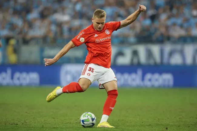 Foto: Pedro H. Tesch/AGIF – Alemão: atacante deve deixar o Inter