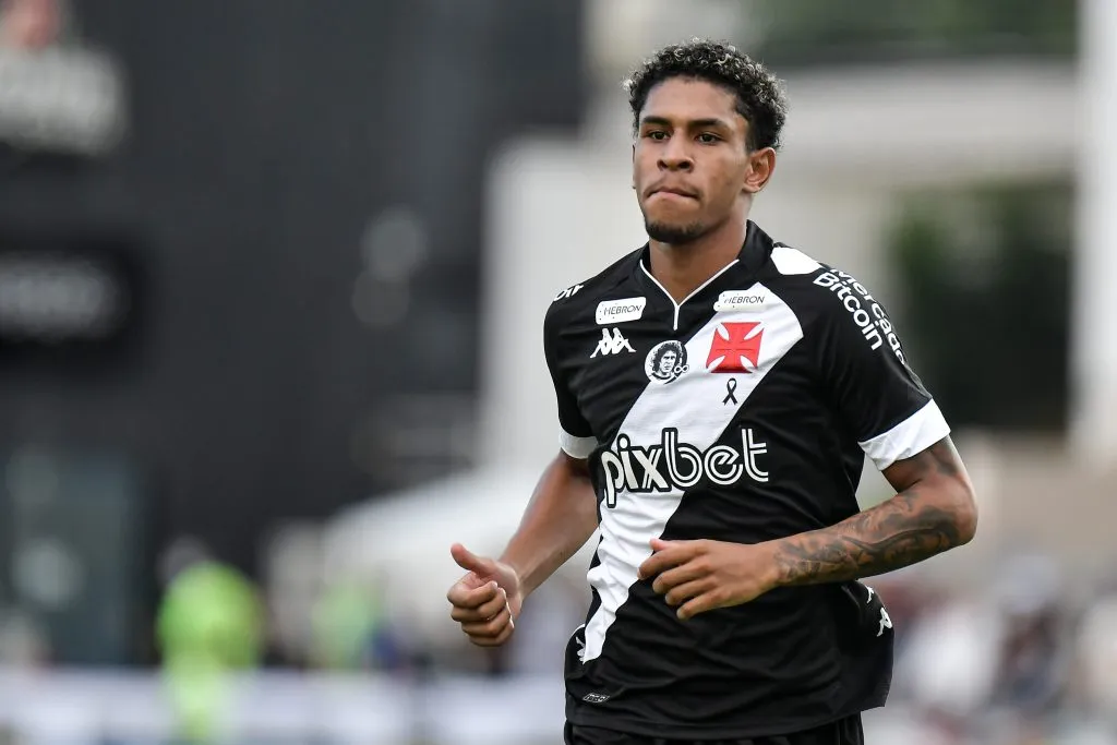 Paulo Vitor à época com Vasco, é o novo reforço do Cruzeiro na temporada Foto: Thiago Ribeiro/AGIF