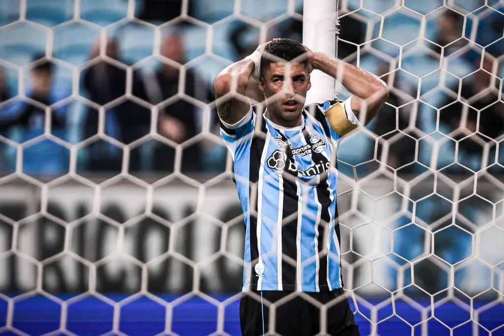 Foto: Maxi Franzoi/AGIF – Luisito lamentando chance desperdiçada.