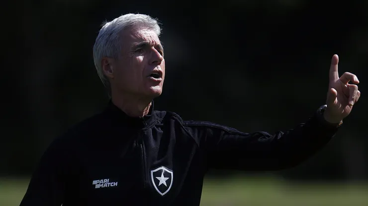 Comentarista se empolga e faz projeção ousada sobre Botafogo de Luís Castro