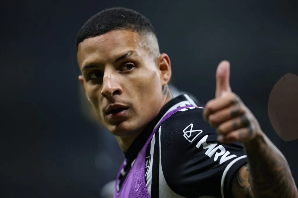 Guilherme Arana, jogador do Atletico-MG, durante partida contra o Red Bull Bragantino no Mineirão pelo campeonato BRASILEIRO A 2023.  Foto: Gilson Junio/AGIF