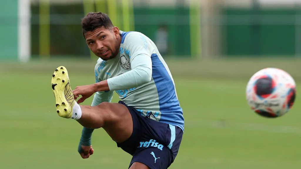 Foto: Cesar Greco/Palmeiras/by Canon – Rony não treinou nesta quinta-feira (22) na Academia de Futebol por dores musculares