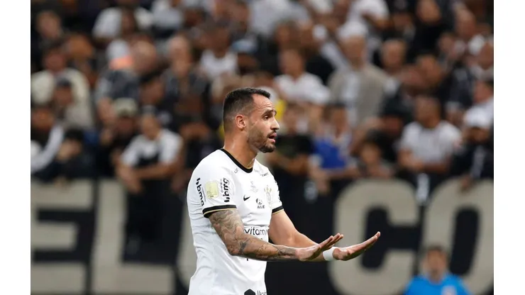 SAO PAULO, BRAZIL - OCTOBER 12: Renato Augusto of Corinthians reacts during the first leg match of the final of Copa do Brasil 2022 between Corinthians and Flamengo at Neo Quimica Arena on October 12, 2022 in Sao Paulo, Brazil. (Photo by Ricardo Moreira/Getty Images)