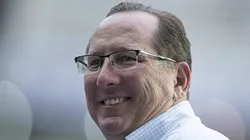 John Textor, sócio majoritario do Botafogo, durante partida contra o Fortaleza no Nilton Santos pelo Brasileirão. Foto: Jorge Rodrigues/AGIF