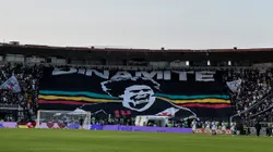 Homenagem feita a Roberto Dinamite durante partida em São Januário.