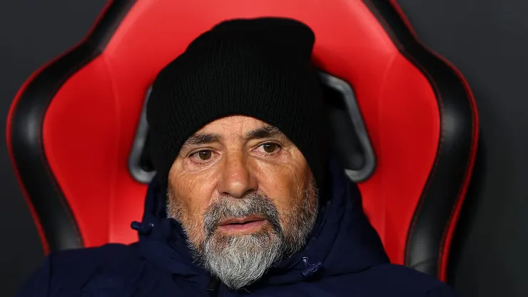 SEVILLE, SPAIN - JANUARY 21: Jorge Sampaoli, Head Coach of Sevilla FC, looks on prior to the LaLiga Santander match between Sevilla FC and Cadiz CF at Estadio Ramon Sanchez Pizjuan on January 21, 2023 in Seville, Spain. (Photo by Fran Santiago/Getty Images)