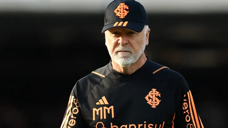 Foto: Marcello Zambrana/AGIF - Mano Menezes: não conta com o jogador no Colorado