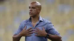 RIO DE JANEIRO, BRAZIL - MAY 27: Pepa coach of Cruzeiro reacts during a match between Flamengo and Cruzeiro as part of Brasileirao 2023 at Maracana Stadium on May 27, 2023 in Rio de Janeiro, Brazil. (Photo by Wagner Meier/Getty Images)
