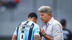 Foto: Lucas Uebel/Grêmio/Divulgação - Renato e Suárez: técnico e centroavante conversaram no Grêmio