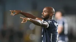 Foto: Fernando Torres/AGIF - Jean Silva, jogador do Remo, comemora seu gol durante partida contra o Sao Raimundo no estadio Baenao pelo campeonato Copa Verde 2023.