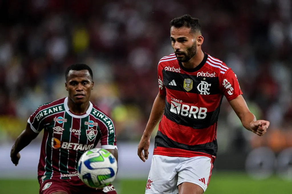 Foto: Thiago Ribeiro/AGIF – Thiago Maia, jogador do Flamengo durante partida contra o Fluminense no estadio Maracana pelo campeonato Copa do Brasil 2023.