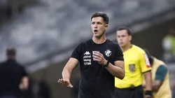 Foto: Daniel RAMALHO/VASCO - Maurício Barbieri, treinador do Vasco
