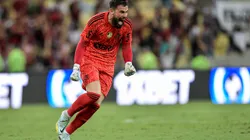 RJ - Rio de Janeiro - 08/03/2023 - CARIOCA 2023, FLAMENGO X FLUMINENSE - Matheus Cunha goleiro do Flamengo comemora gol durante partida contra o Fluminense no estadio Maracana pelo campeonato Carioca 2023. Foto: Thiago Ribeiro/AGIF