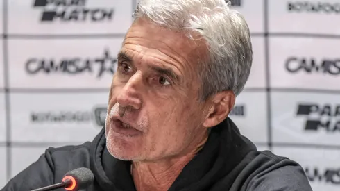 Robson Mafra/AGIF - Luís Castro, treinador.