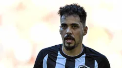 RJ - RIO DE JANEIRO - 30/04/2023 - BRASILEIRO A 2023, FLAMENGO X BOTAFOGO - Eduardo jogador do Botafogo durante partida contra o Flamengo no estadio Maracana pelo campeonato BRASILEIRO A 2023. Foto: Thiago Ribeiro/AGIF