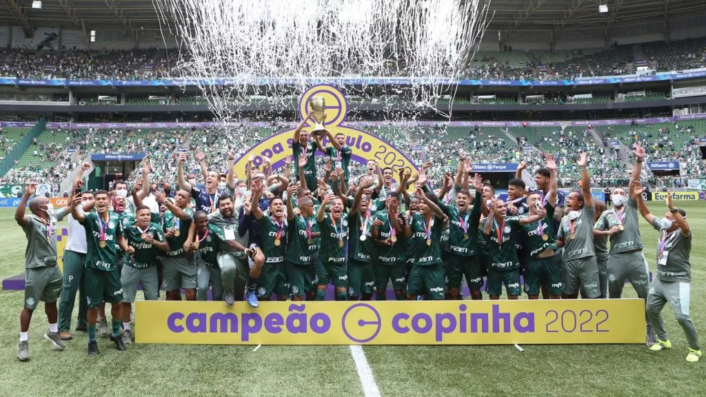 Fabio Menotti / Ag. Palmeiras&nbsp;– Verdão levantando sua primeira Copinha, em 2022.