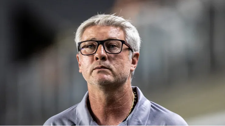 SP - SANTOS - 20/05/2023 - BRASILEIRO A 2023, SANTOS X PALMEIRAS - Odair Hellmann tecnico do Santos durante partida contra o Palmeiras no estadio Vila Belmiro pelo campeonato BRASILEIRO A 2023. Foto: Abner Dourado/AGIF