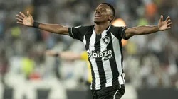 RJ - Rio de Janeiro - 23/07/2022 - BRASILEIRO A 2022, BOTAFOGO X ATHLETICO-PR - Jeffinho jogador do Botafogo comemora seu gol durante partida contra o Athletico-PR no estadio Engenhao pelo campeonato Brasileiro A 2022. Foto: Jorge Rodrigues/AGIF