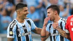 Foto: Pedro H. Tesch/AGIF - Amizade de Suárez e Carballo vai além do Grêmio.