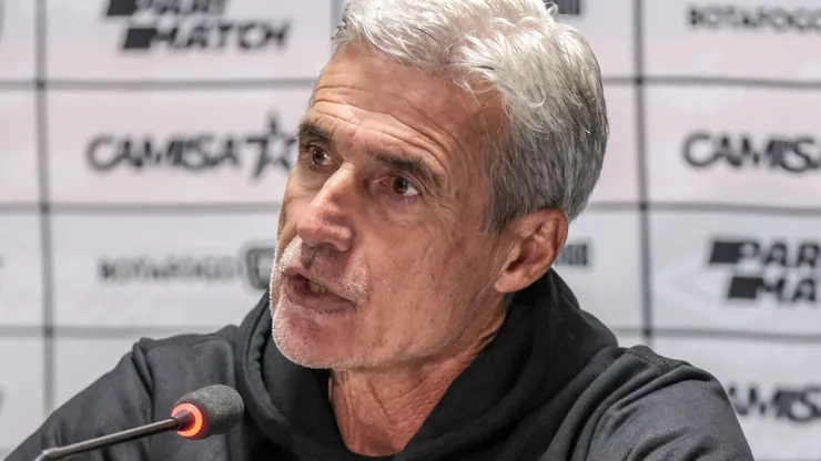 Foto: Robson Mafra/AGIF - Luís Castro: técnico do Botafogo virou alvo do exterior