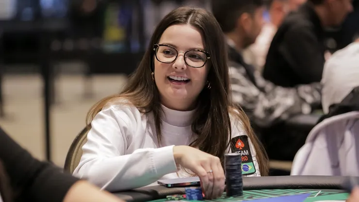 Lali Tournier puxou bela mão (Foto: Divulgação/BSOP)
