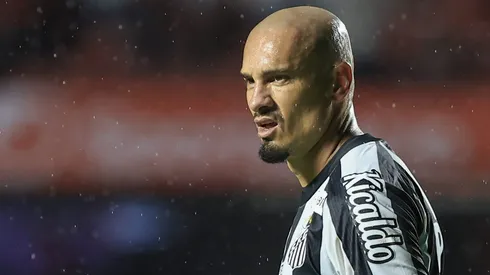 Maicon deixou o Santos nesta 3ª e está dividido entre Vasco e um clube da Turquia