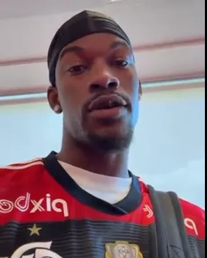 Foto: Reprodução/Twitter oficial Flamengo – Jimmy Butler visitou o CT do Flamengo