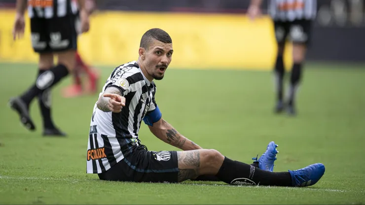 Foto: Jorge Rodrigues/AGIF - Alison só volta em 2024 a jogar pelo Santos.