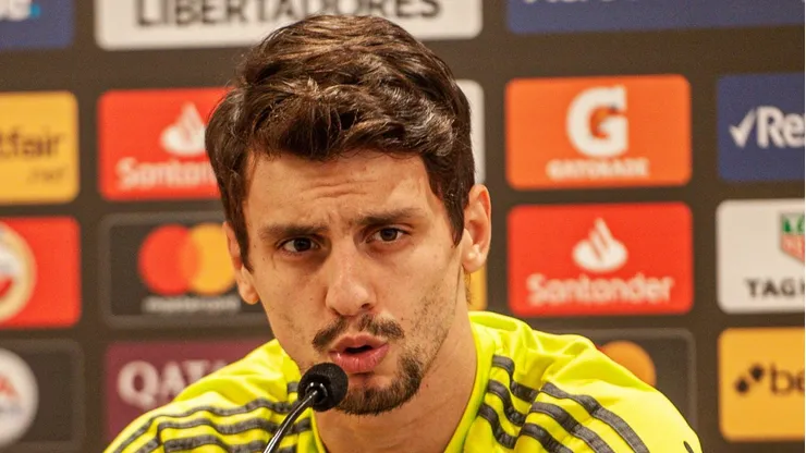 RJ - Rio de Janeiro - 19/11/2019 - Coletiva de imprensa Flamengo - Rodrigo Caio (camisa 03) do Flamengo durante coletiva de imprensa antes do treino da equipe no CT Ninho do Urubu Foto: Allan Carvalho/AGIF
