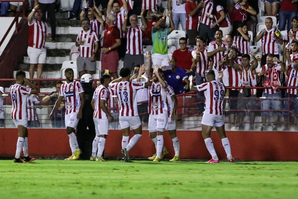 Foto: Rafael Vieira/AGIF- Jogadores do Náutico