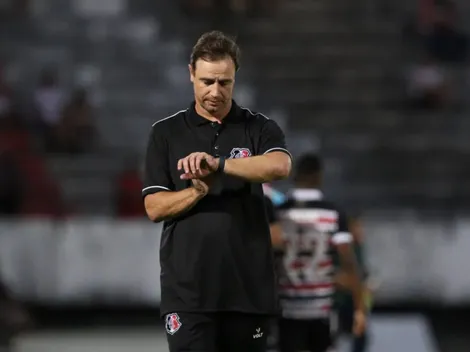 Felipe Conceição comenta sobre a entrega do time em campo e vê saldos positivos a cada partida