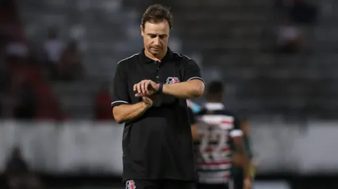 Foto: Marlon Costa/Pernambuco Press- Felipe Conceição fala sobre o bom desempenho do time