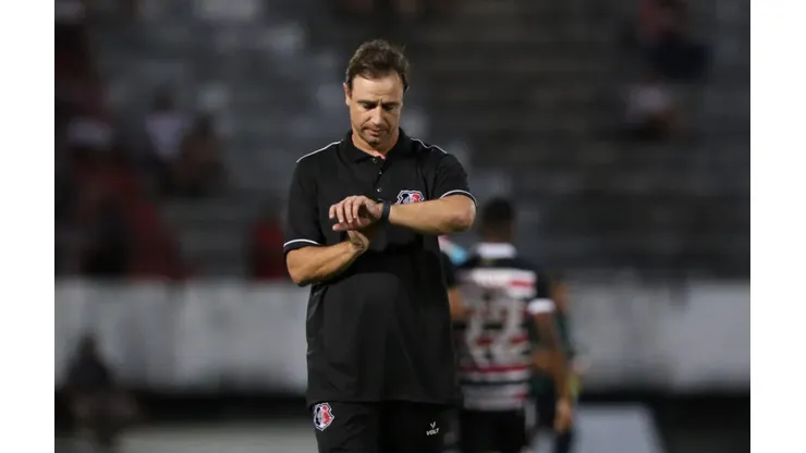 Foto: Marlon Costa/Pernambuco Press- Felipe Conceição fala sobre o bom desempenho do time